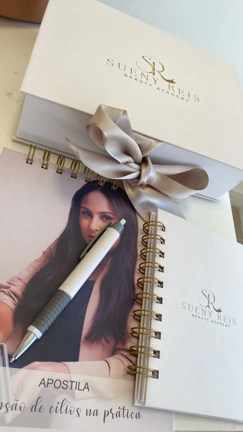 Kit de aluna e apostila do curso Start Lash Iniciante
